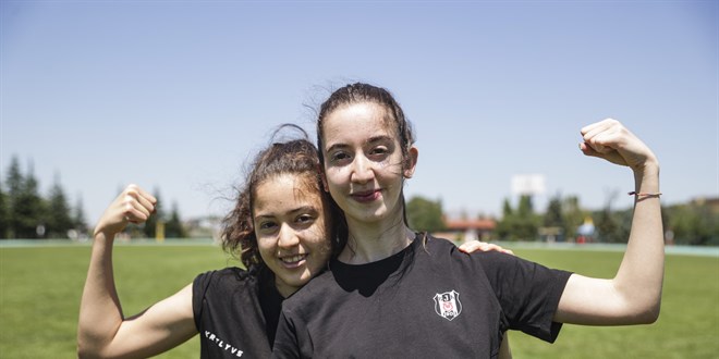 YKS'de derece yapan ikizlerden ifte hedef