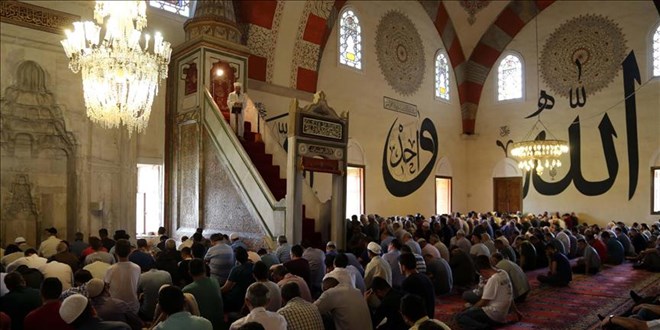 Cuma hutbesinde 'sivil ve kamu grevlilerine ynelik iddet' ele alnd