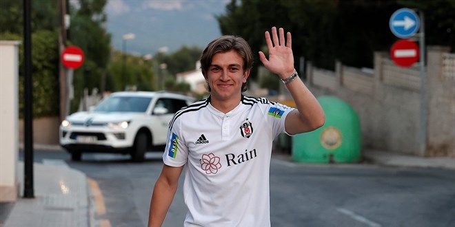 Beşiktaş'tan ayrılan Rıdvan Yılmaz gözyaşlarını tutamadı