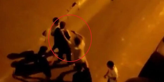 Gençlerin tehlikeli oyunu: Havaya ateş ettiği silahı arkadaşının kafasına dayadı