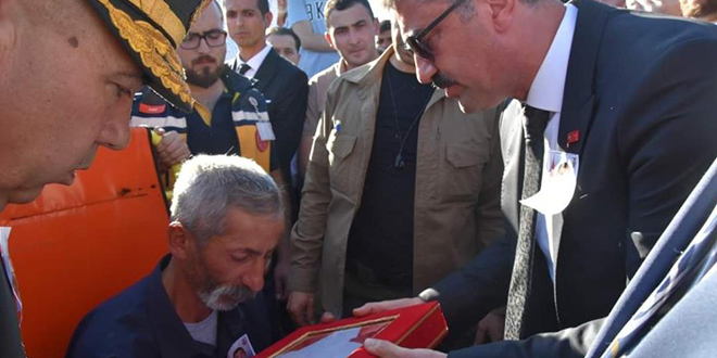 Vali, şehit babasını teselli etti: Devletimiz intikamını aldı