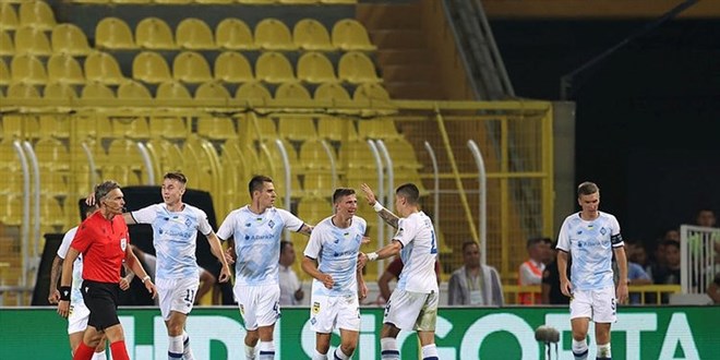UEFA'dan Fenerbahçe'ye 'Putin' tezahüratı soruşturması