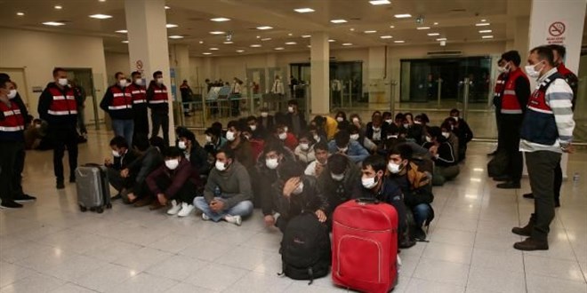 Kocaeli'de 160 düzensiz göçmen sınır dışı edildi