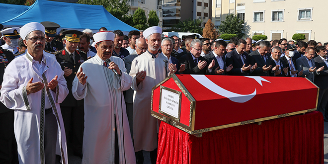 Şehit Astsubay Batuhan Şimşek son yolculuğuna uğurlandı