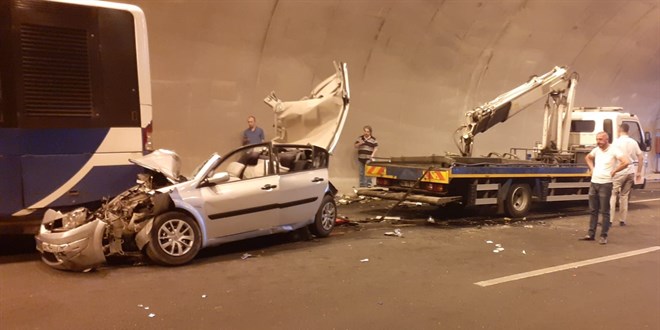 Başkentteki zincirleme trafik kazasında 3 kişi yaralandı