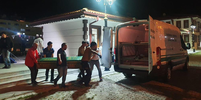 Yolda yürürken kalp krizi geçiren adam hayatını kaybetti