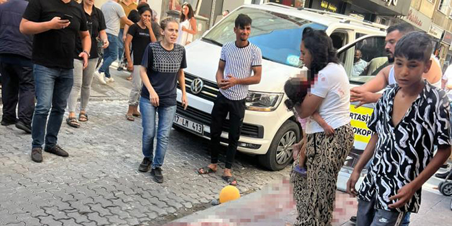 Aracın altında kalan 2 yaşındaki çocuk hayatını kaybetti