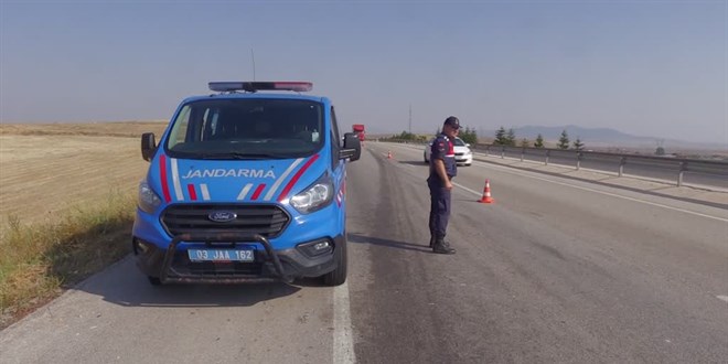 Afyonkarahisar'daki trafik kazasnda 2 kii ld, 5 kii yaraland