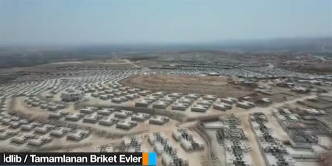 İçişleri Bakanı Soylu, İdlib'de yapılan briket evlere ilişkin görüntüleri paylaştı