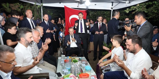 Cumhurbaşkanı Erdoğan, şehit ailesini ziyaret etti