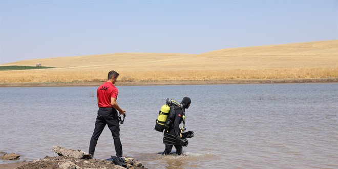 Diyarbakır'da serinlemek için baraj gölüne giren çocuk boğuldu