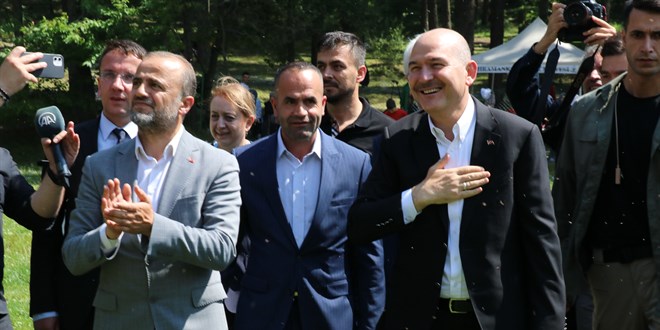 İçişleri Bakanı Soylu 71. Esentepe Yağlı Güreşlerini izledi