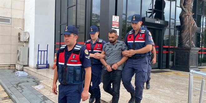 Alanya'da inşaat işçileri arasında çıkan bıçaklı kavgada bir kişi öldü
