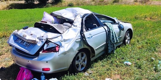 Erzincan'da şarampole devrilen otomobilde 6 kişi yaralandı