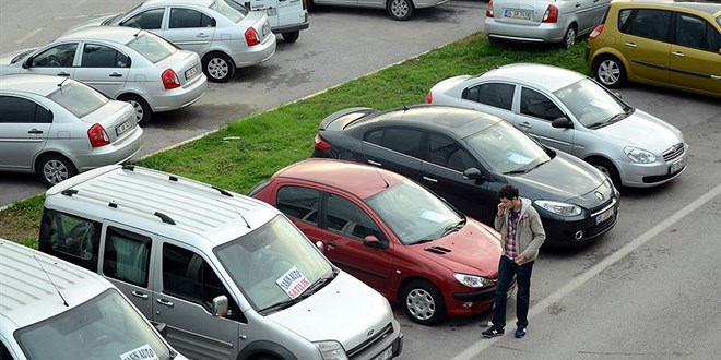 İkinci el otoda 'bekle-gör' moduna geçildi