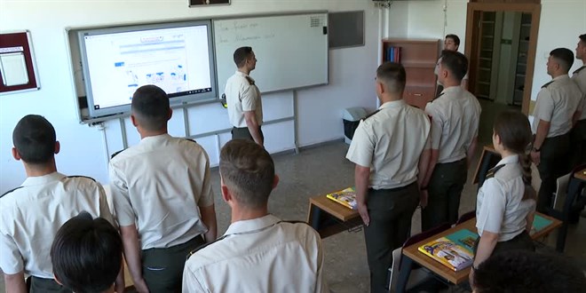 Geleceğin subayları hazırlık sınıfında 7 yabancı dille donanım kazanıyor