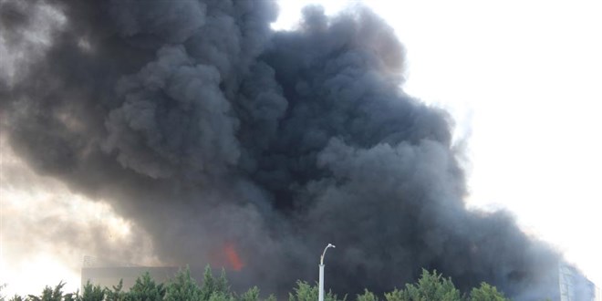 Konya'da boya fabrikasında çıkan yangın söndürüldü