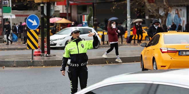 Trafik polisleri 380 lira fazla çalışma ücreti alacak