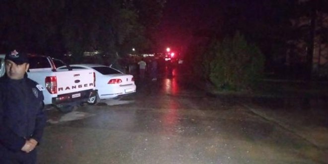 Afyonkarahisar'da zorunlu iniş yapan eğitim uçağı götürüldü