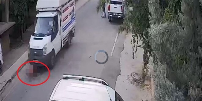 Mucize kurtuluş; kamyonetin üzerinden geçtiği çocuğun burnu bile kanamadı