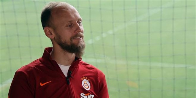 Semih Kaya futbolu bıraktığını açıkladı