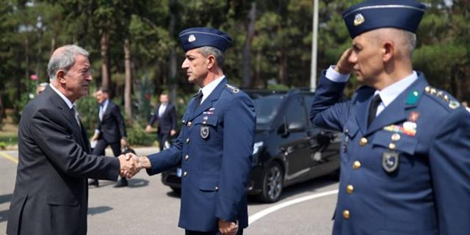 Bakan Akar'dan 9. Ana Jet Üs Komutanlığına ziyaret