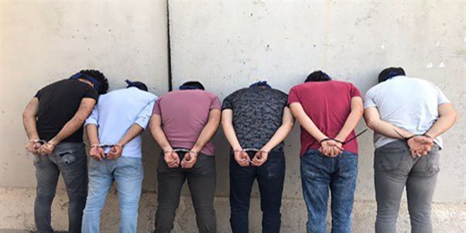 Cerablus'ta Türk bayrağını indirmeye çalışan 6 provokatör gözaltına alındı