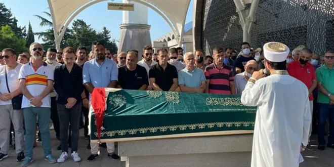 Kadıköy'de öldürülen Elif Mihriban Arduç son yolculuğuna uğurlandı