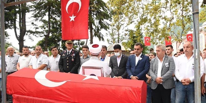 Trafik kazasında hayatını kaybeden uzman çavuş Sinop'ta toprağa verildi