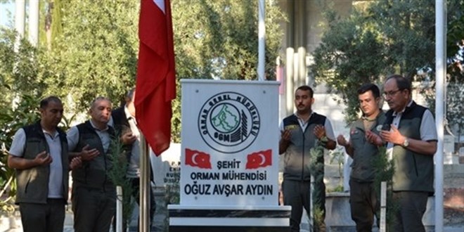 Uçak kazasında yaşamını yitiren orman mühendisi mezarı başında anıldı