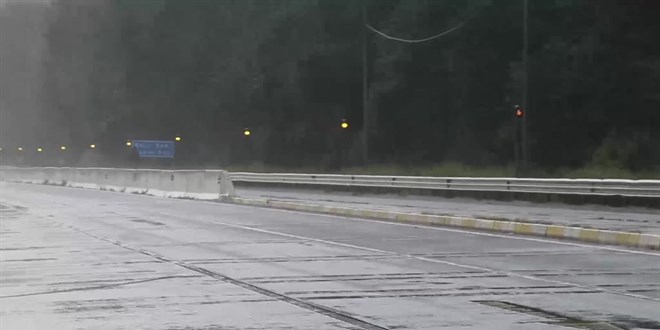 Bolu Dağı'nda sağanak ve sis etkili oluyor