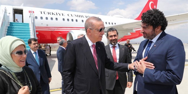 Hakan Taşıyan'dan Cumhurbaşkanı Erdoğan'a karşılama