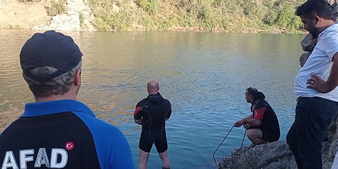 Şırnak'ta baraj gölüne giren genç kayboldu