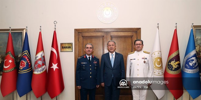 Orgeneral Güler, emekliye ayrılacak kuvvet komutanlarını kabul etti