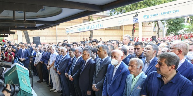 Ankara Valisi Şahin'in annesi İstanbul'da toprağa verildi