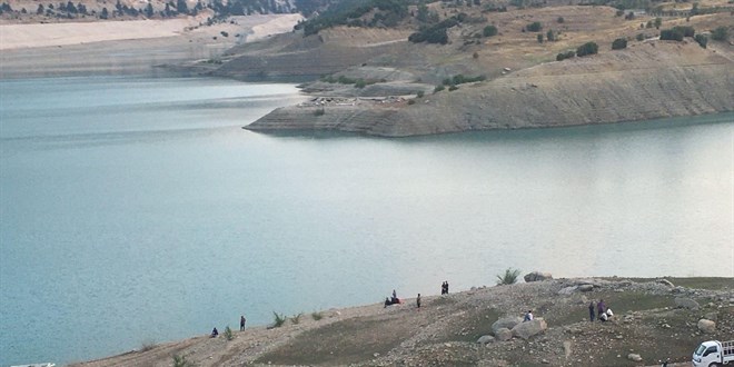 Antalya'da yzmek iin baraja giren Suriyeli bouldu