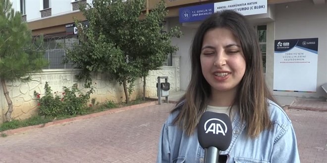 Yurtlardaki ücretsiz konaklamadan yararlanan yüzlerce genç Konya'yı ziyaret etti