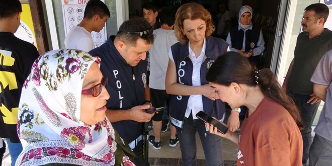 Polise verdiği cevapla Türkiye'yi ağlatmıştı: Ayşe üniversiteyi kazandı