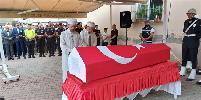 Görevdeyken kalp krizi geçiren polis memuru hayatını kaybetti
