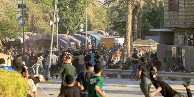 Sadr 'bıraktım' dedi, Bağdat karıştı: 13 ölü, 350 yaralı