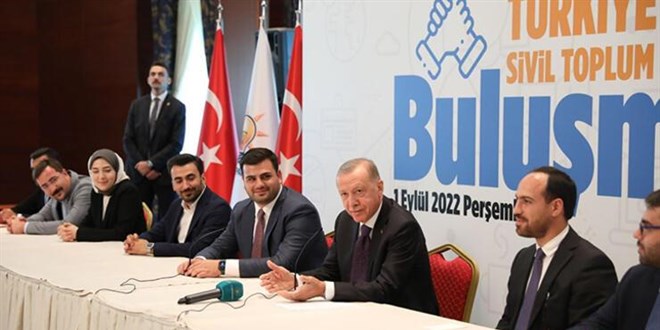 Cumhurbaşkanı Erdoğan gençlerle bir araya geldi