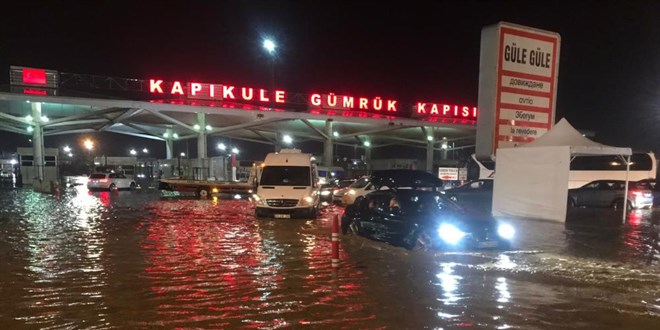 Kap�kule G�mr�k Sahas�'n� su bast�, Vali a��klama yapt�