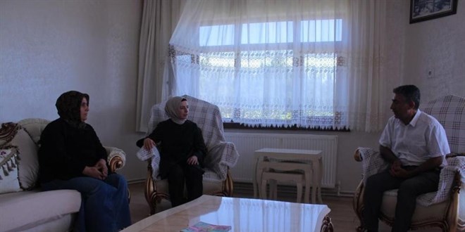 Kadın Kaymakamdan ilk ziyaret şehit ailesine