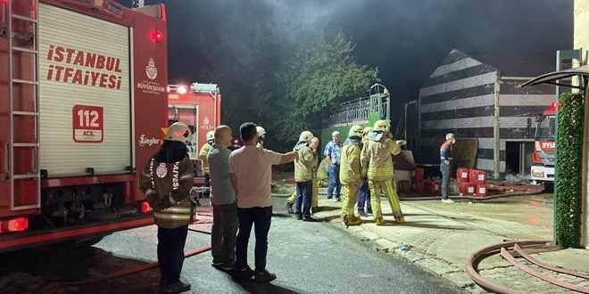 Silivri'de elektronik e�ya fabrikas�ndaki korkutan yang�n