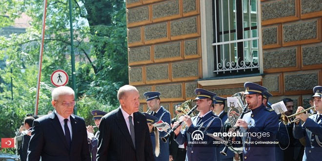 Cumhurbaşkanı Erdoğan, Bosna Hersek'te resmi törenle karşılandı