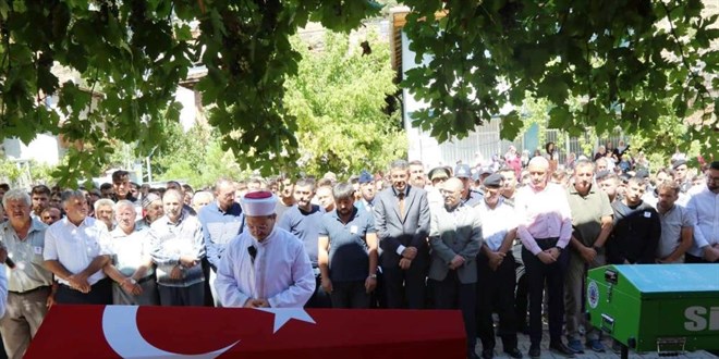 Denizde boğulan sözleşmeli er ve kuzeni Kütahya'da toprağa verildi