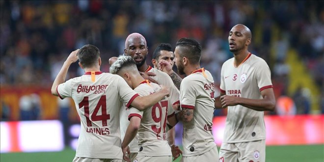 Galatasaray'da 6 futbolcu takmdan ayrld