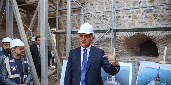 Bakan Ersoy, Kız Kulesi'ndeki restorasyonu yerinde anlattı