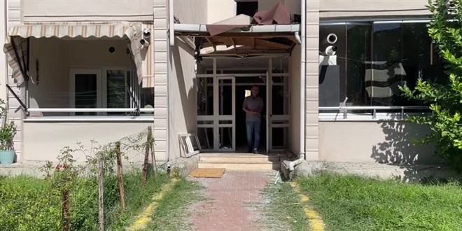 Kocaeli'de apartman dairesinde doğal gaz patlaması nedeniyle 1 kişi yaralandı