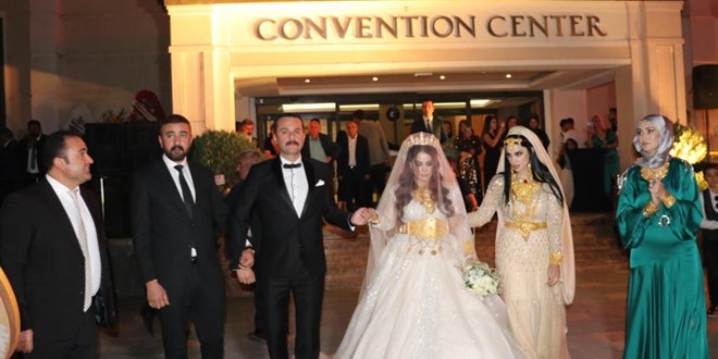 Aşiret düğününde 5 milyon TL'lik takı takıldı